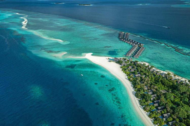 four-seasons-resort-maldives-at-landaa-giraavaru-e723d69694e43a45.jpeg