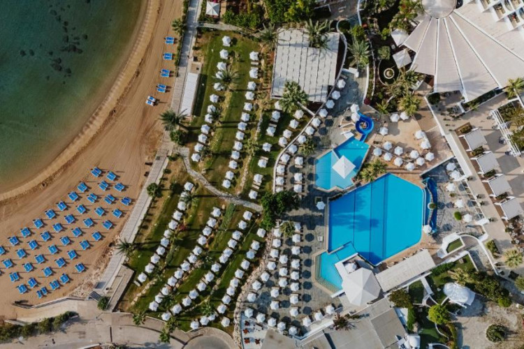 golden-coast-beach-hotel-05a27fe1972f39f9.jpeg
