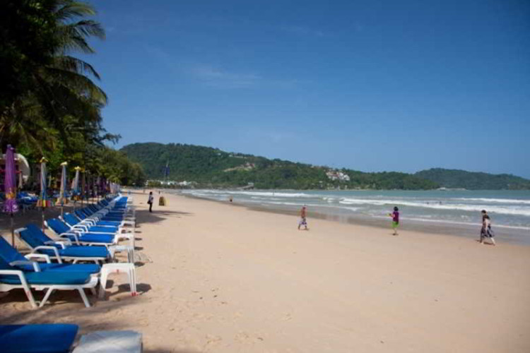 grand-blue-hotel-a9c68c36f4254a44.jpeg