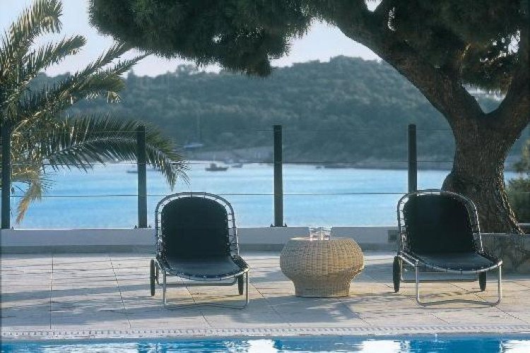 grecotel-vouliagmeni-suites-3a3fcaf4c30f45a9.jpeg