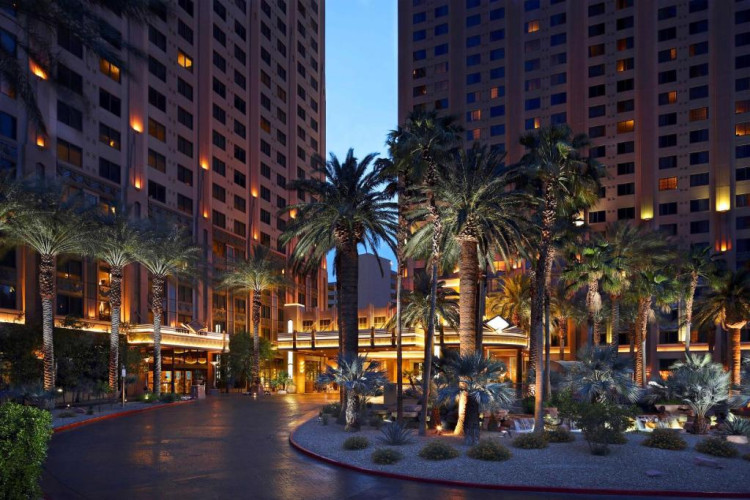 hilton-grand-vacations-club-on-the-las-vegas-strip-250555b6214e2b4a.jpeg