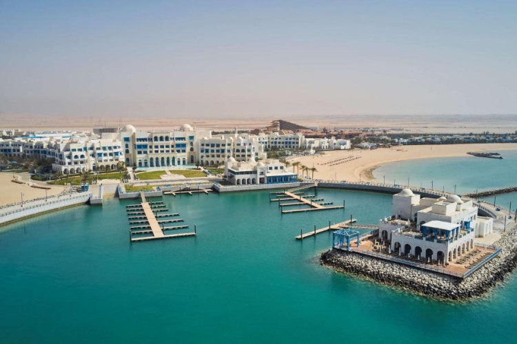 hilton-salwa-beach-resort-and-villas-8f98ed7bcba94053.jpeg