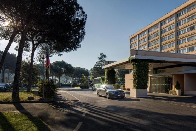 holiday-inn-rome-eur-parco-dei-medici-an-ihg-hotel-494b7aef2f3a96ef.jpeg