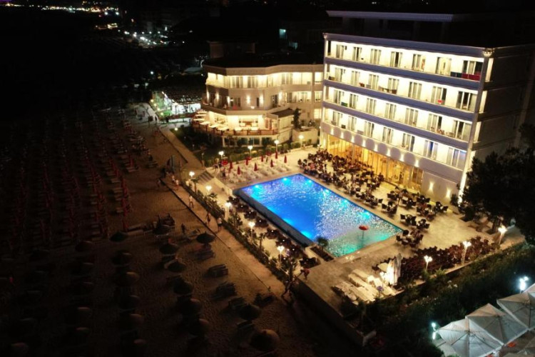hotel-elesio-ea7e5964c9dc0984.jpeg