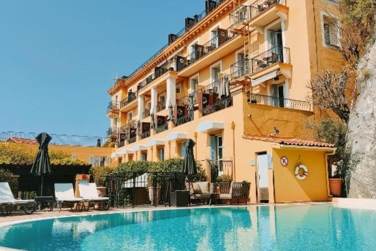 hotel-la-perouse-nice-baie-des-anges-ee5d964ef9d1739a.jpeg