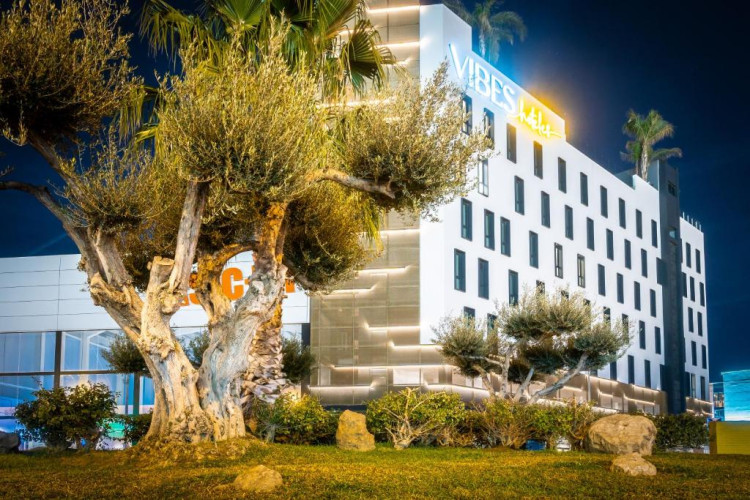 hotel-malaga-vibes-61221753e2d8af5c.jpeg