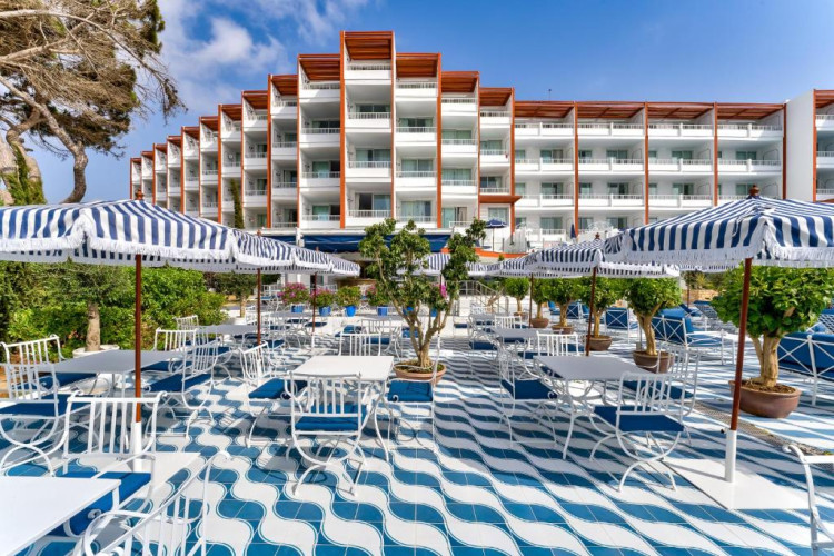 hotel-mongibello-ibiza-06d7e85d59d2c6a8.jpeg