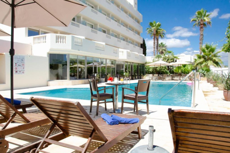hotel-moon-dreams-paraiso-adults-recommended-000b59e86f3dcdbf.jpeg