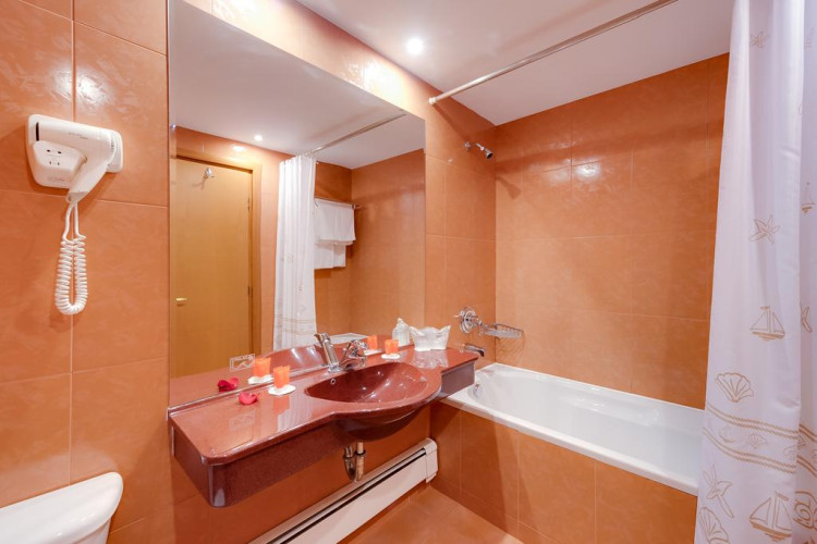 hotel-palas-cc5998e88ec3814a.jpeg