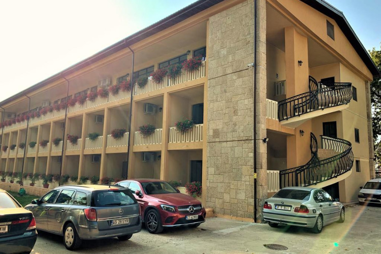 hotel-pinguin-d47f46225cefc0c2.jpeg