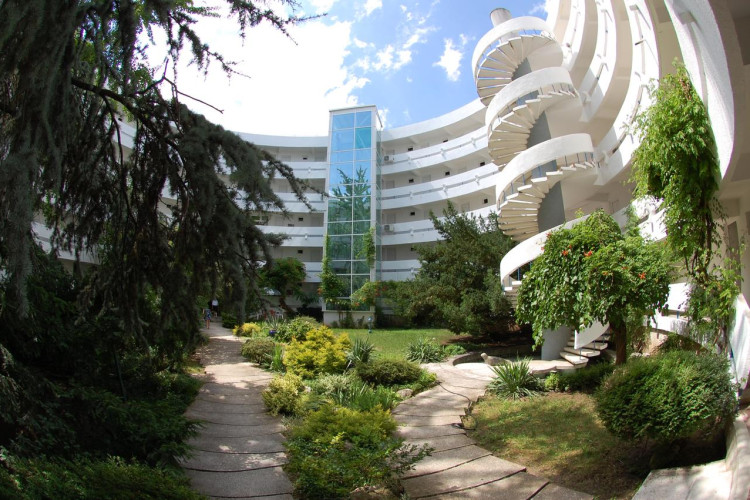 hotel-raluca-92d13ee7a61ee425.jpeg