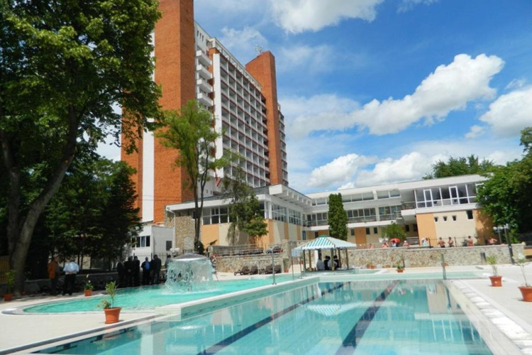 hotel-termal-f7fea9190f11131d.jpeg