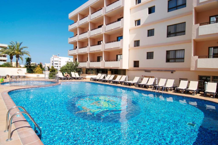 invisa-hotel-la-cala-9a154eb74e90f7f7.jpeg