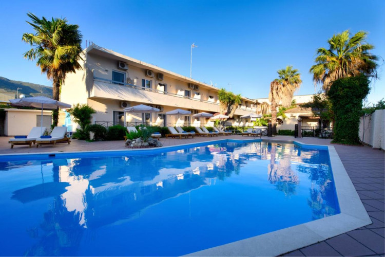 IPSOS DI MARE (ADULTS ONLY)