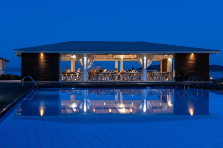 kassandra-bay-resort-suites-spa-079d54ac854dd245.jpeg