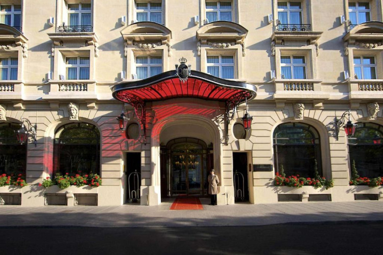 le-royal-monceau-raffles-paris-eaeb68eaf45d47aa.jpeg