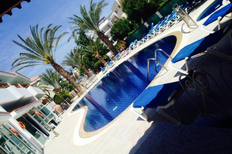 m-moniatis-hotel-22f4e4a011048a51.jpeg