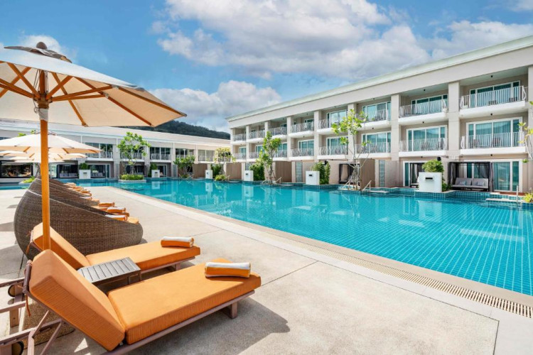 m-social-hotel-phuket-01a4913dff28e25a.jpeg