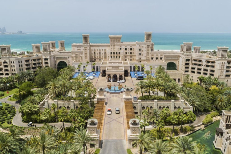 madinat-jumeirah-al-qasr-2874ba0e36acd28c.jpeg