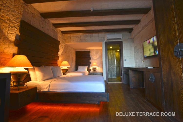 Manaspark Deluxe Hotel