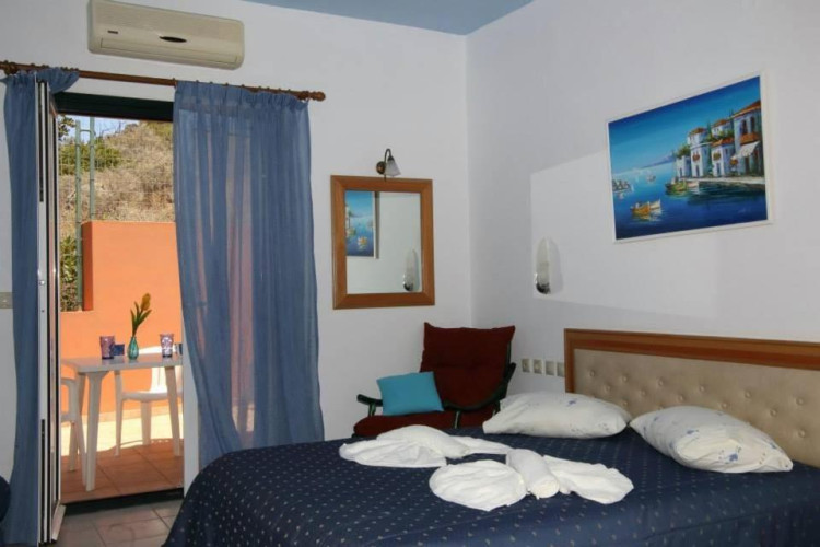 mary-sofi-apartments-and-studios-53b7ba41a2e1c58a.jpeg