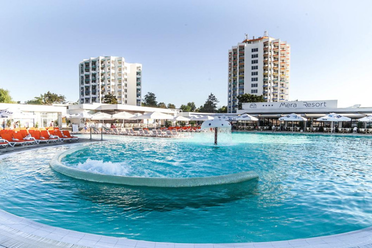 mera-resort-1cf8b93938c48c7c.jpeg