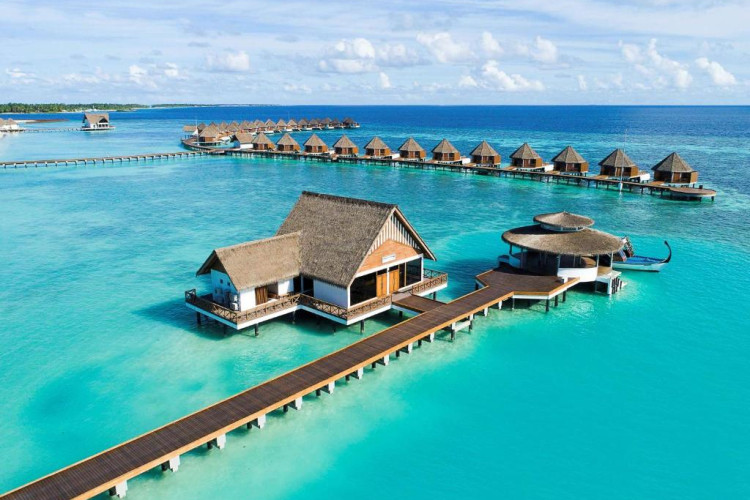 Mercure Maldives Kooddoo Resort