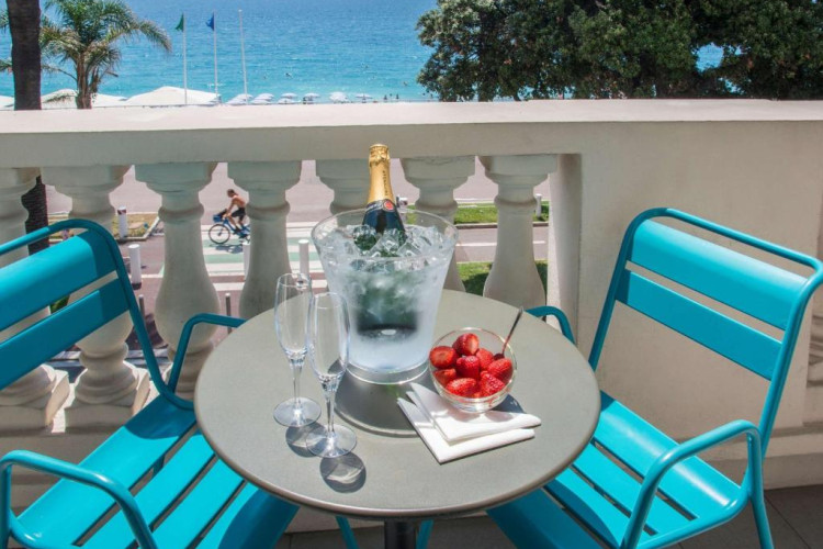 mercure-nice-marche-aux-fleurs-b28cdb15b84a5740.jpeg