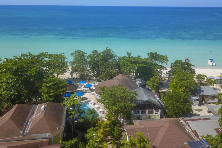 merrils-beach-resort-ii-1a1ac3986d48b25f.jpeg