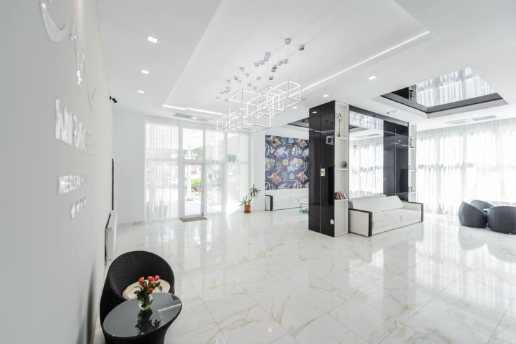 mirage-medspa-hotel-94e87c461fc360a3.jpeg