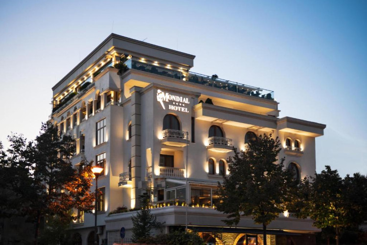 mondial-hotel-0d72847e416f4c3f.jpeg