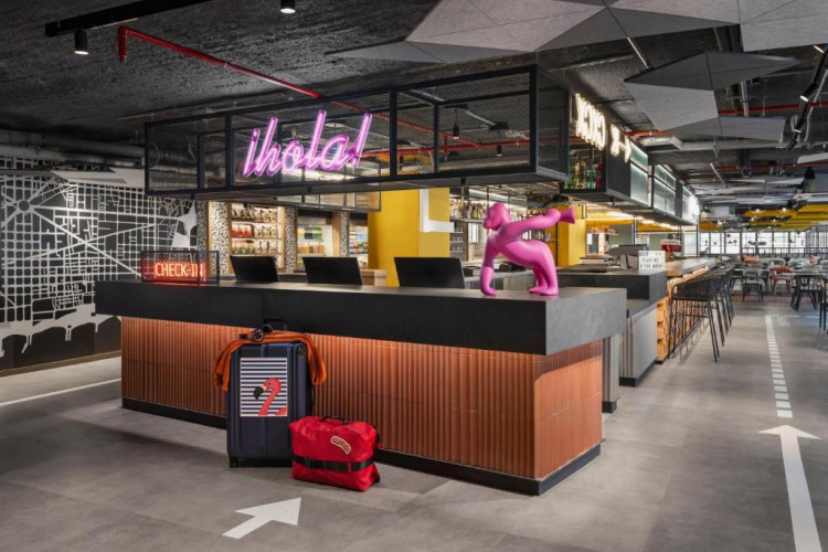 moxy-barcelona-8e927a5bdf64a9ec.jpeg