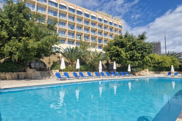 Navarria Hotel