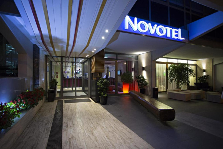 novotel-roma-eur-51f0f9448c33d3a5.jpeg