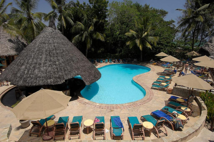 pinewood-beach-resort-and-spa-91acae88fb2b4c5d.jpeg