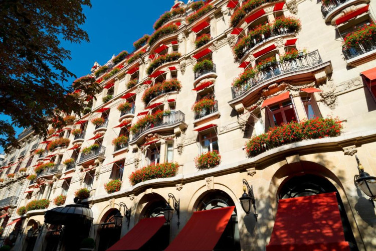 plaza-athenee-dorchester-collection-f5a92ae35e6a164e.jpeg