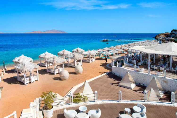 posh-club-sunrise-arabian-beach-resort-a139ba40a48f8d4d.jpeg