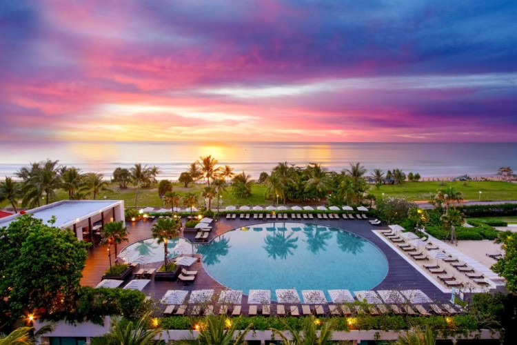 pullman-phuket-karon-beach-resort-f7a8af98f43c1fb8.jpeg