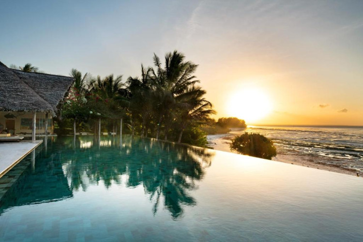 qambani-luxury-resort-df9d11a6c71ed1a4.jpeg