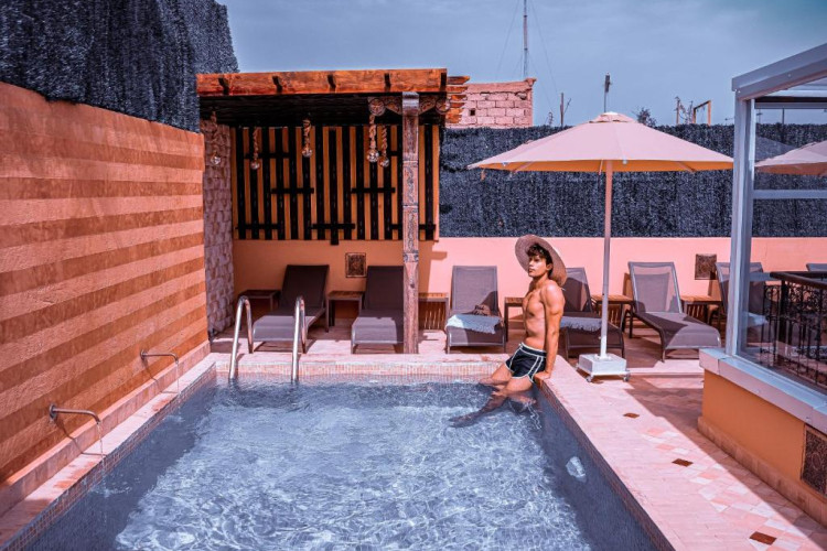 riad-la-cle-dor-89fbd5ac091b343b.jpeg