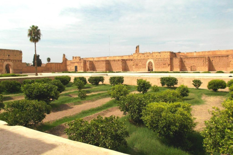 riad-mandalay-81b81a5d3af2461a.jpeg