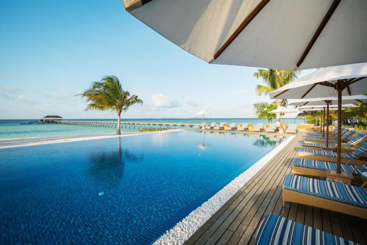 robinson-noonu-all-inclusive-8dd2b8415e50878f.jpeg