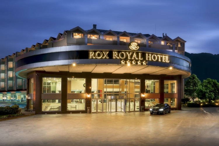rox-resort-hotel-7085a2e9e94d7459.jpeg