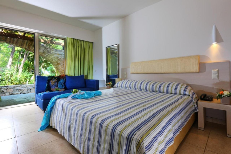 sitia-beach-city-resort-spa-e6b411f2faf1e931.jpeg