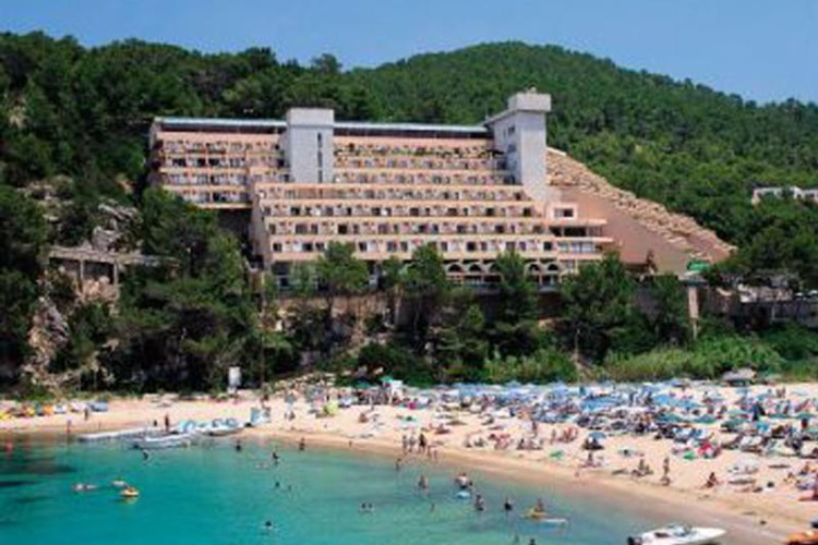 The Club Cala San Miguel Hotel Ibiza, Curio Collection by Hilton (ex Club San Miguel)