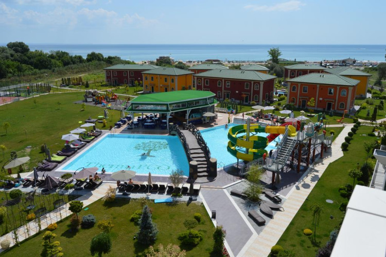 therma-eco-village-b3ac685b8d61a16d.jpeg