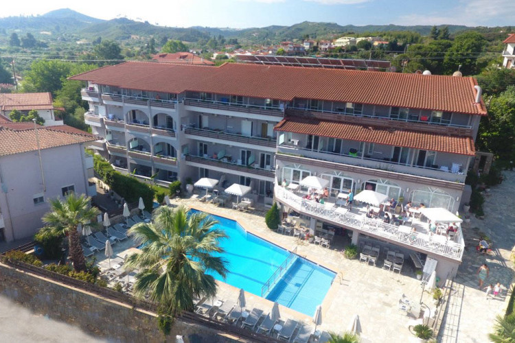 tropical-hotel-85551925e8e6bac7.jpeg