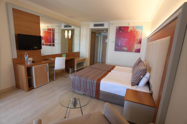 AQI Pegasos Resort
