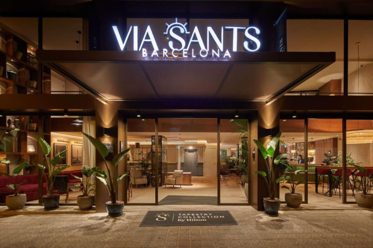 via-sants-hotel-barcelona-tapestry-collection-by-hilton-ffd6cf2f4c2615eb.jpeg