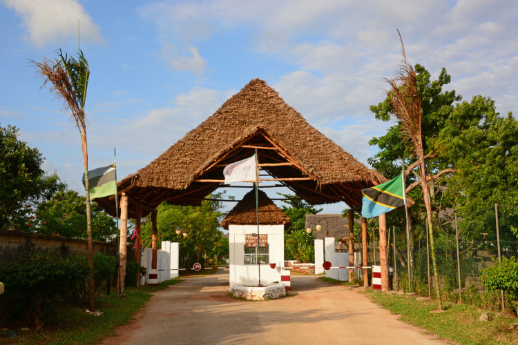 voi-kiwengwa-resort-e67c149ea8a8a7e4.jpeg
